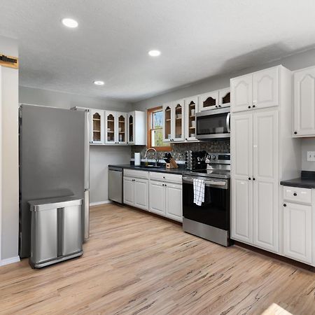 Spacious Cabin Near Hocking Hills And Caves With Hot Tub And Firepit Laurelville Esterno foto