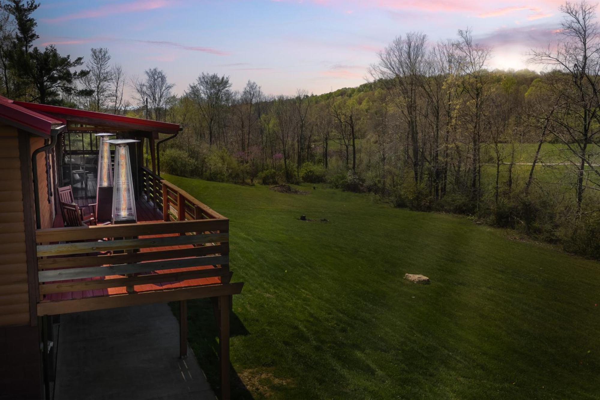 Spacious Cabin Near Hocking Hills And Caves With Hot Tub And Firepit Laurelville Esterno foto