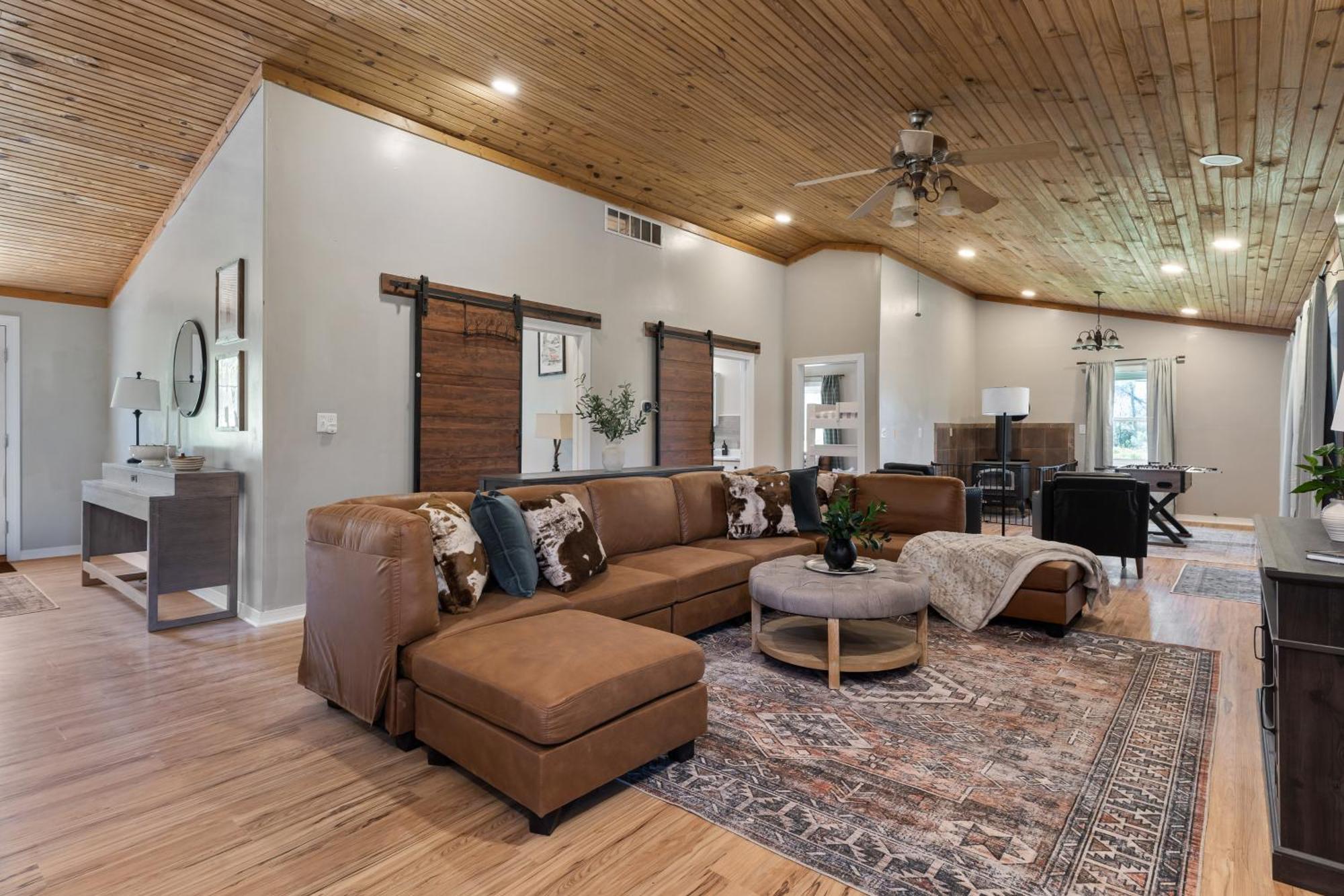 Spacious Cabin Near Hocking Hills And Caves With Hot Tub And Firepit Laurelville Esterno foto