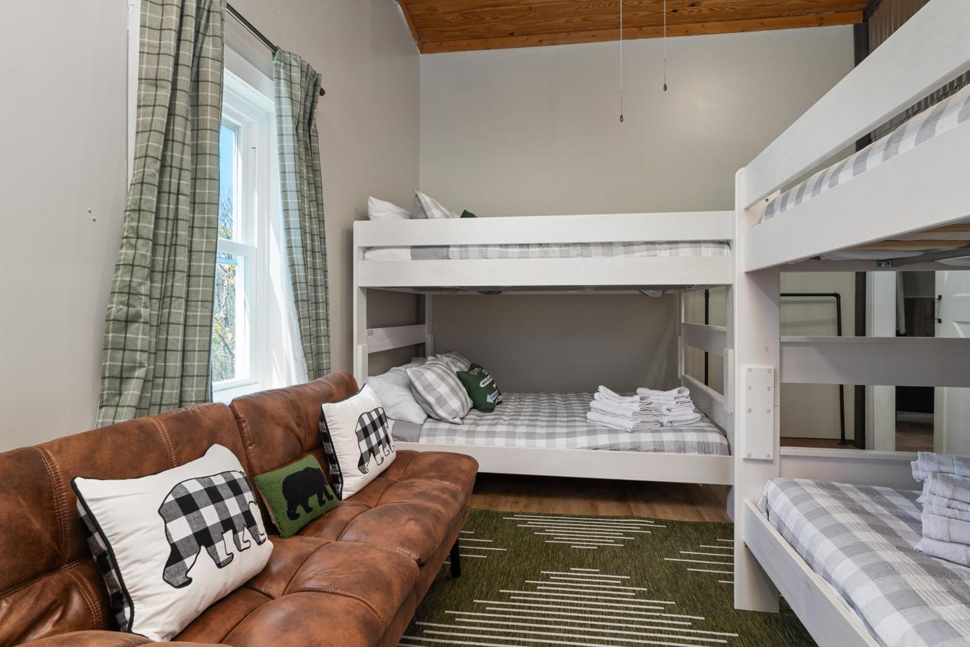 Spacious Cabin Near Hocking Hills And Caves With Hot Tub And Firepit Laurelville Esterno foto