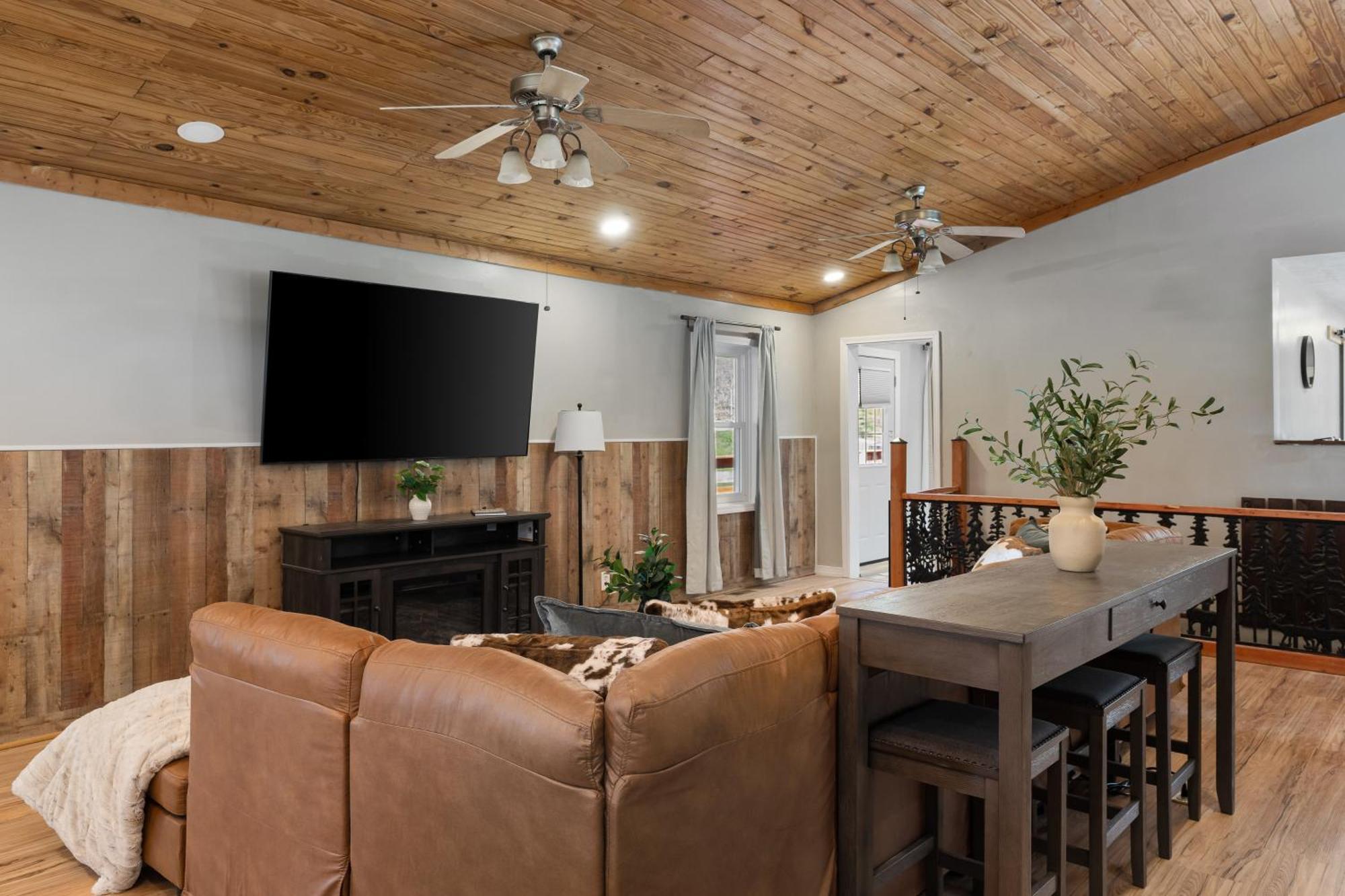 Spacious Cabin Near Hocking Hills And Caves With Hot Tub And Firepit Laurelville Esterno foto