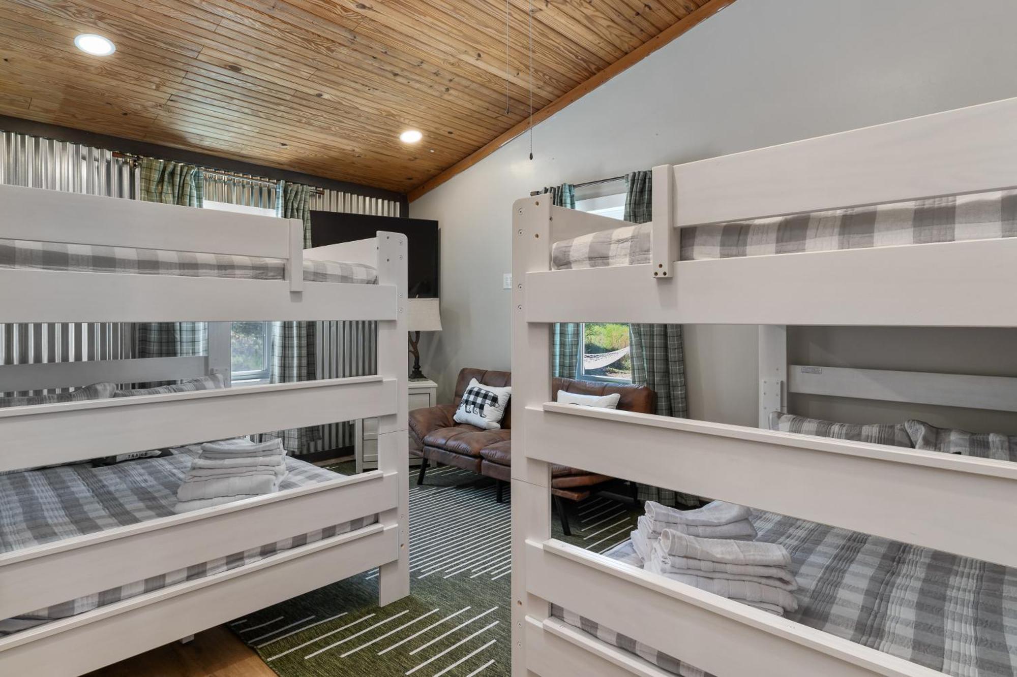Spacious Cabin Near Hocking Hills And Caves With Hot Tub And Firepit Laurelville Esterno foto