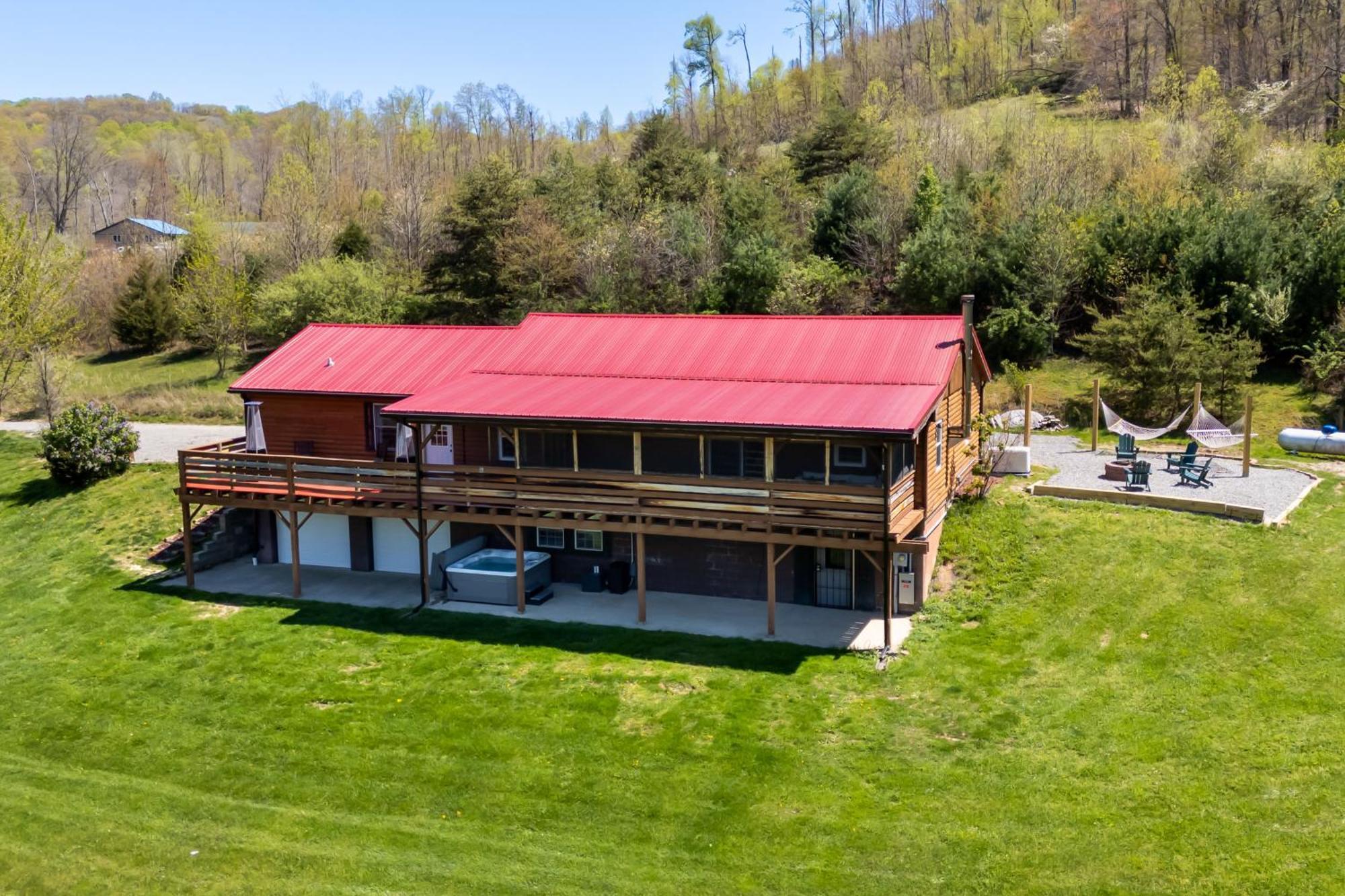 Spacious Cabin Near Hocking Hills And Caves With Hot Tub And Firepit Laurelville Esterno foto