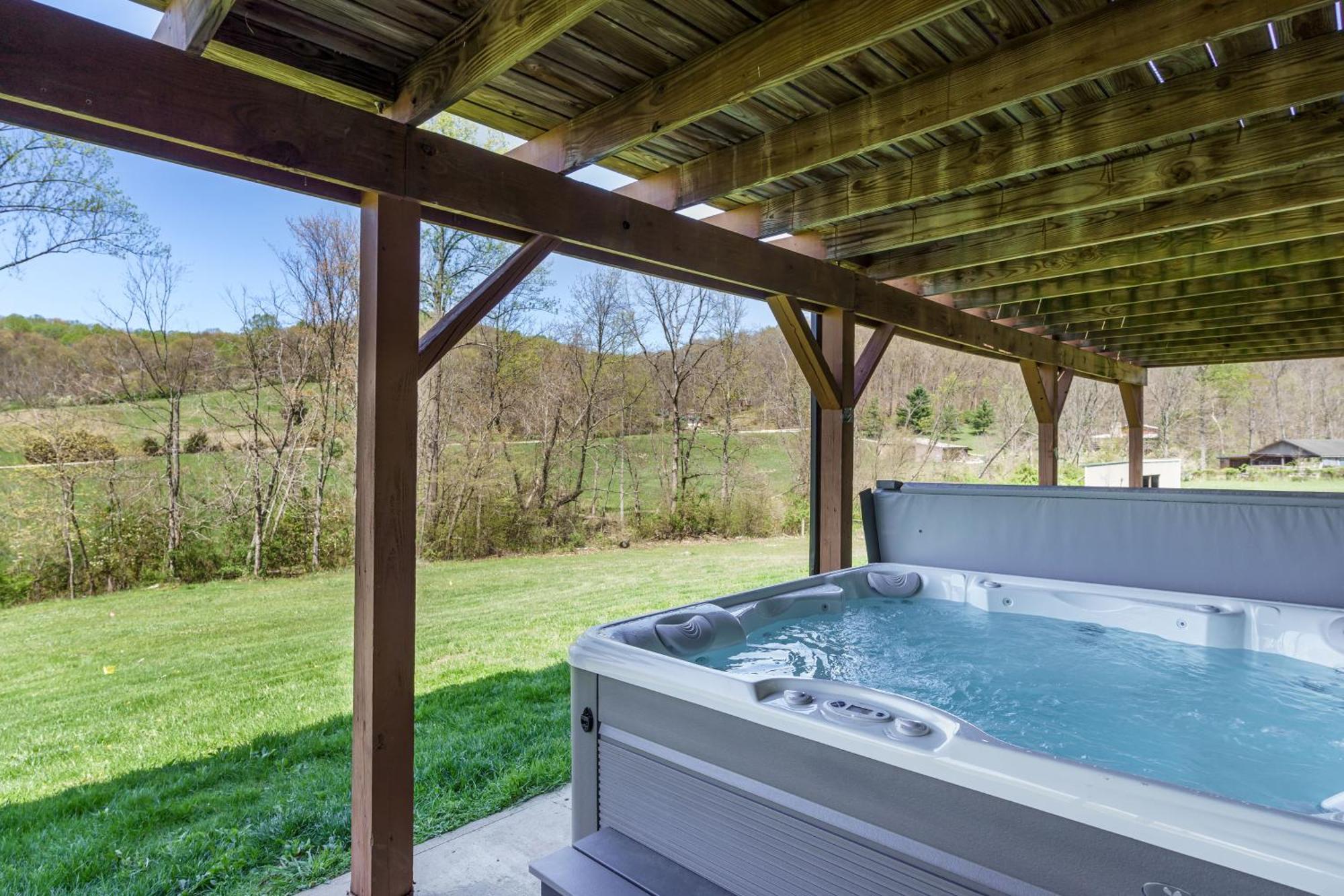 Spacious Cabin Near Hocking Hills And Caves With Hot Tub And Firepit Laurelville Esterno foto